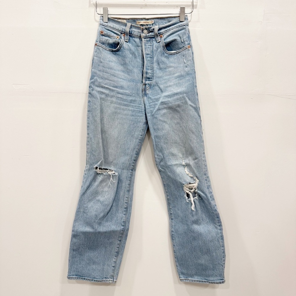 Levi’s Ribcage Straight Ankle Jeans Light Wash Button Fly Distressed Size 25